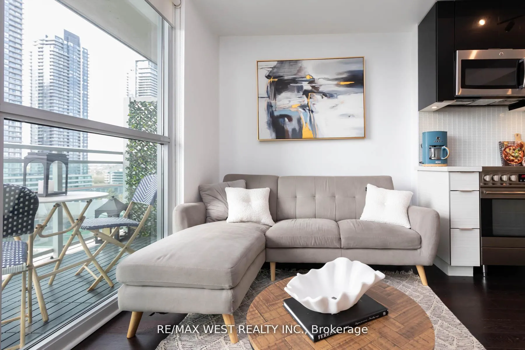 Photo 8 of Unit 802, 33 Shore Breeze Drive, Etobicoke, Mimico — HOMEH