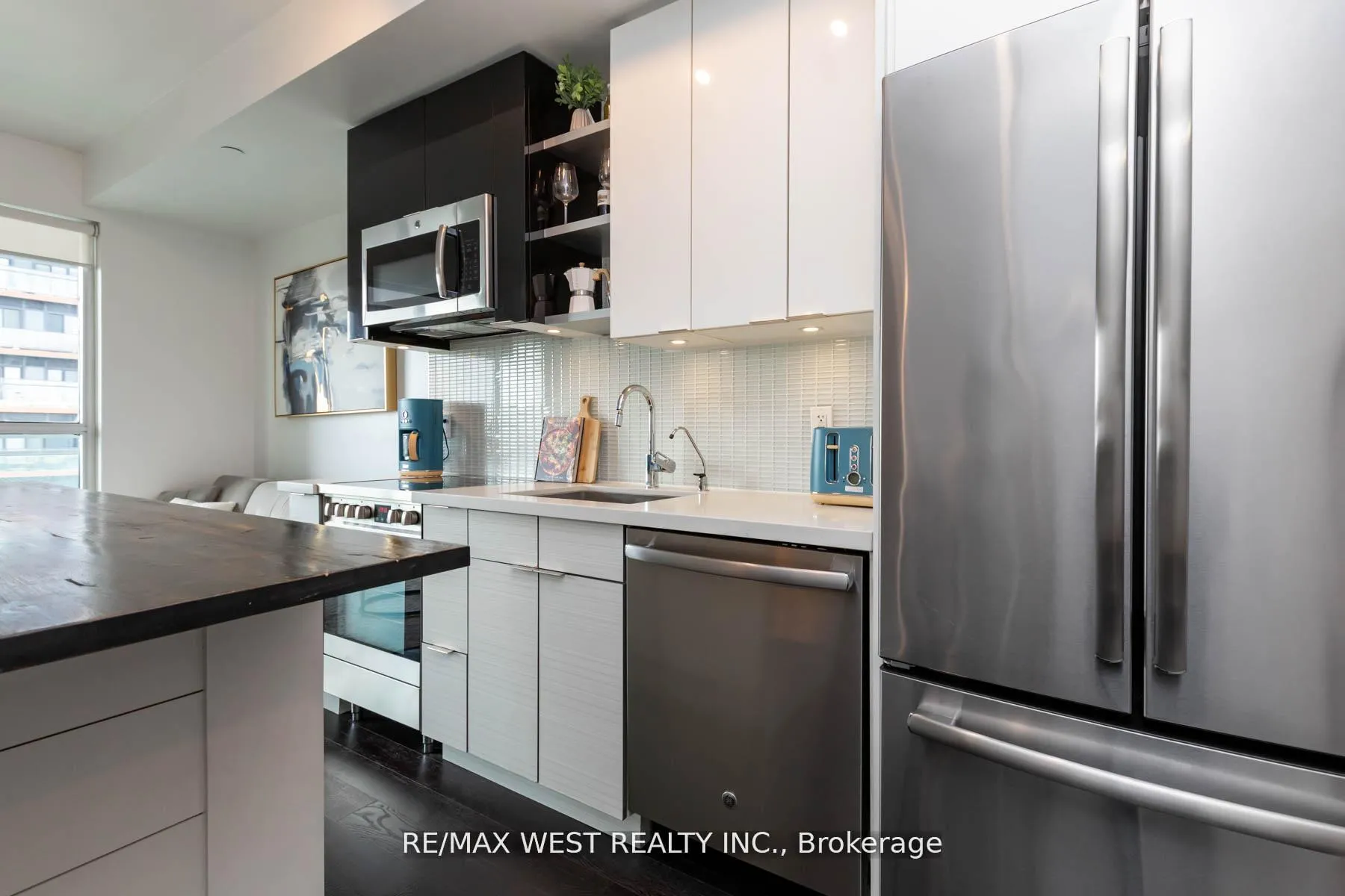 Photo 12 of Unit 802, 33 Shore Breeze Drive, Etobicoke, Mimico — HOMEH