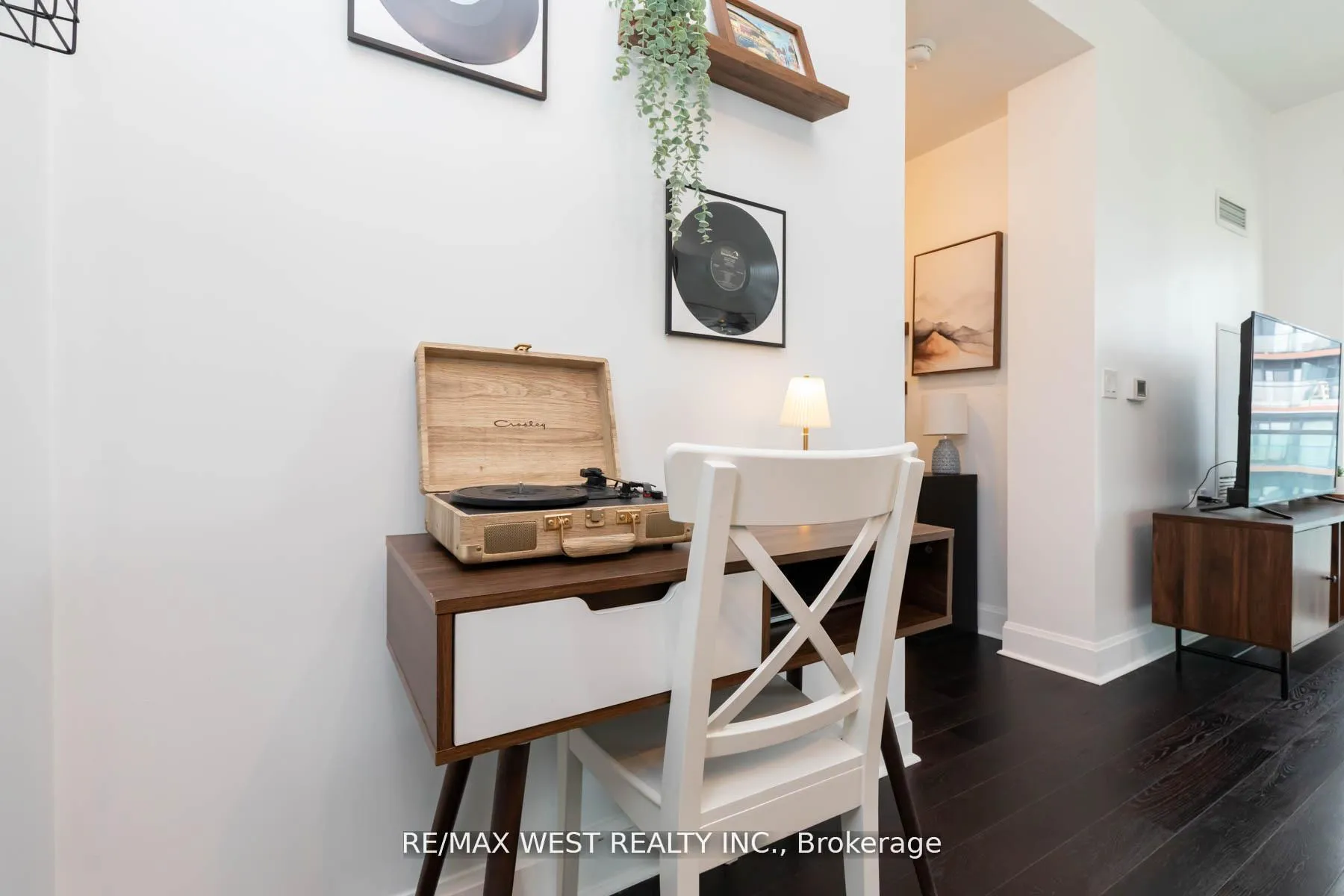 Photo 15 of Unit 802, 33 Shore Breeze Drive, Etobicoke, Mimico — HOMEH