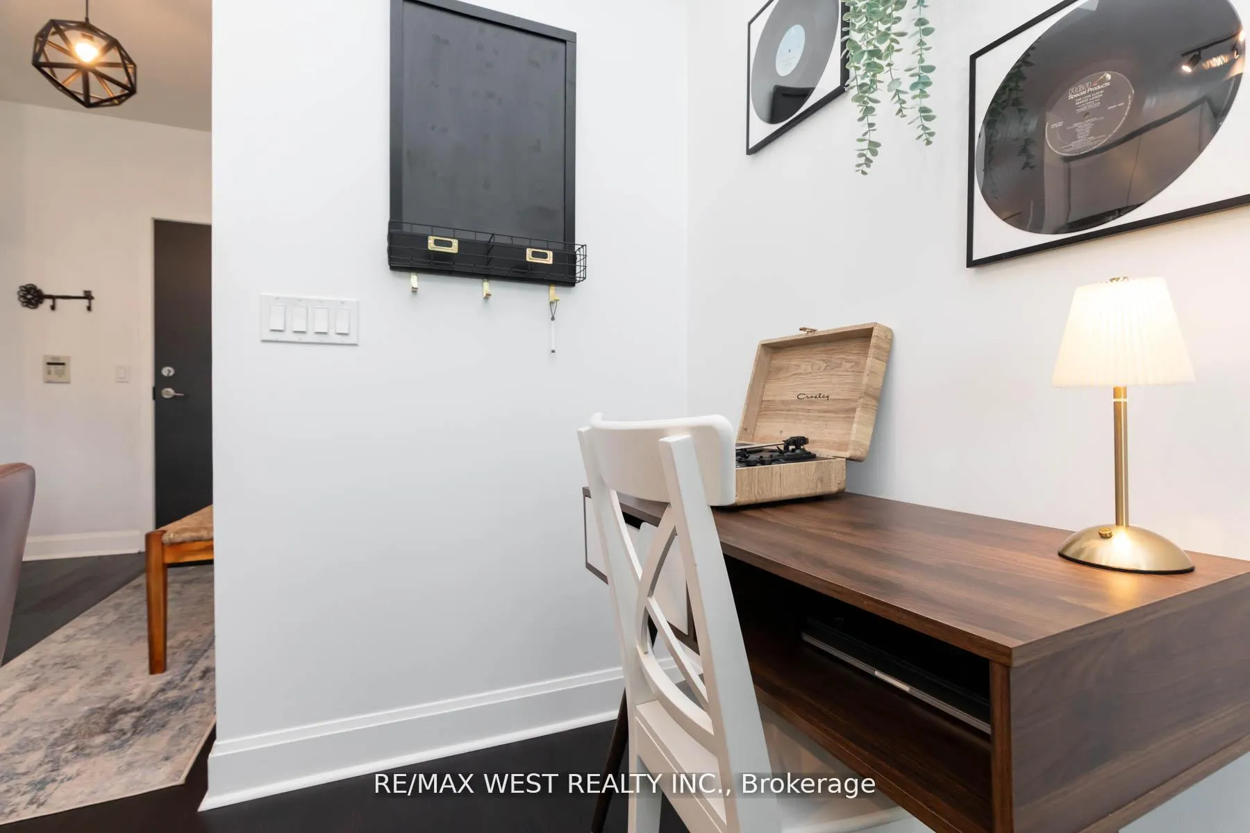 Photo 16 of Unit 802, 33 Shore Breeze Drive, Etobicoke, Mimico — HOMEH