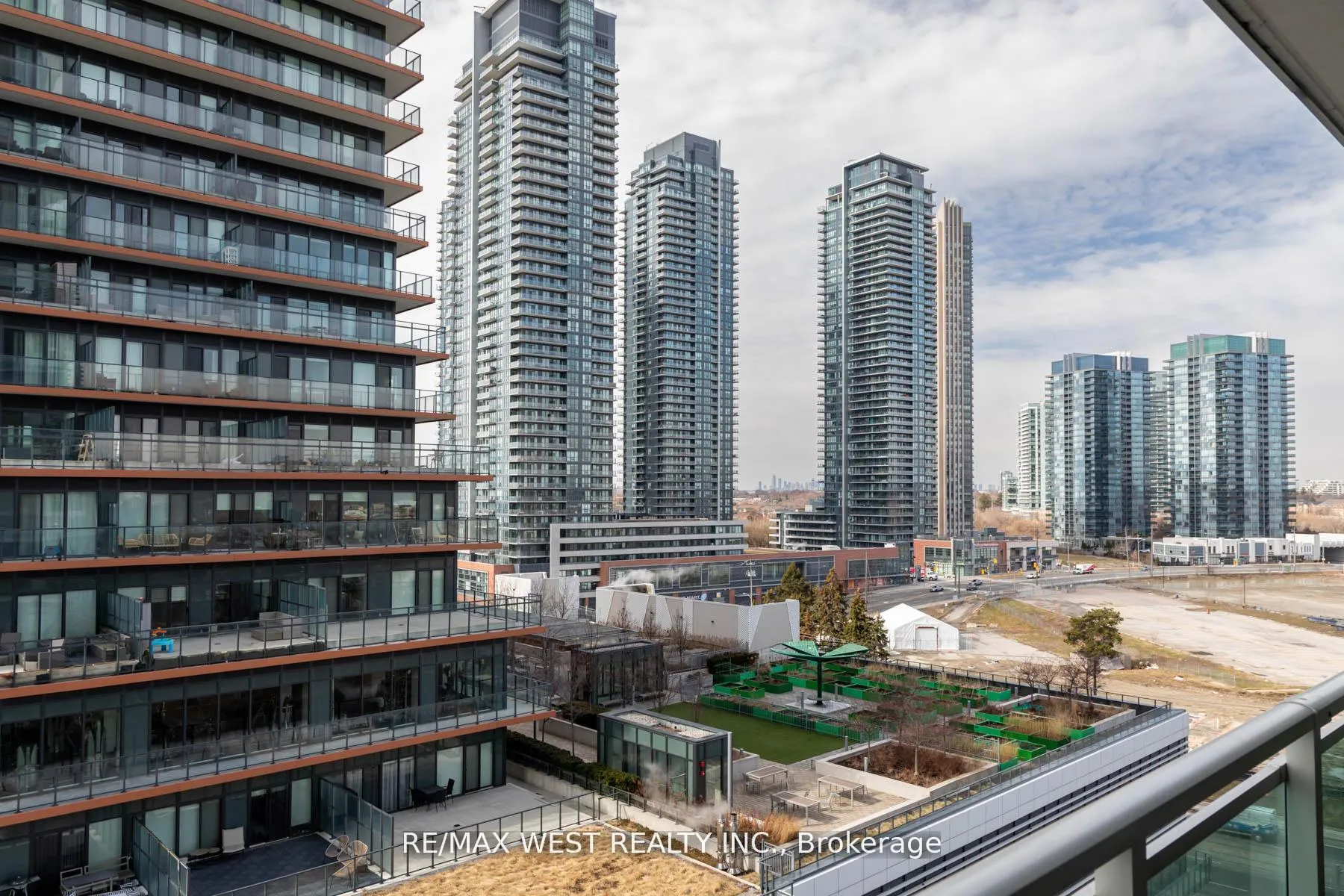 Photo 27 of Unit 802, 33 Shore Breeze Drive, Etobicoke, Mimico — HOMEH