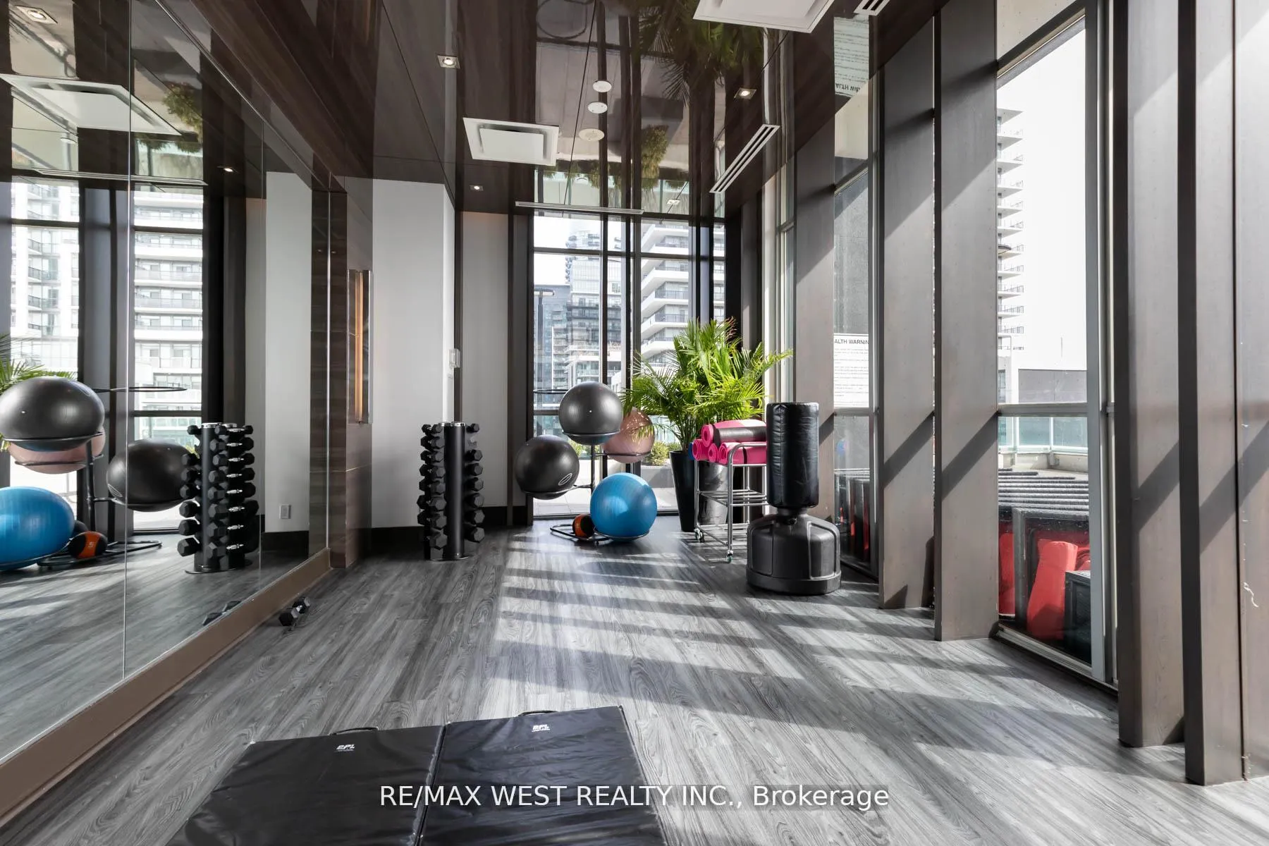 Photo 30 of Unit 802, 33 Shore Breeze Drive, Etobicoke, Mimico — HOMEH