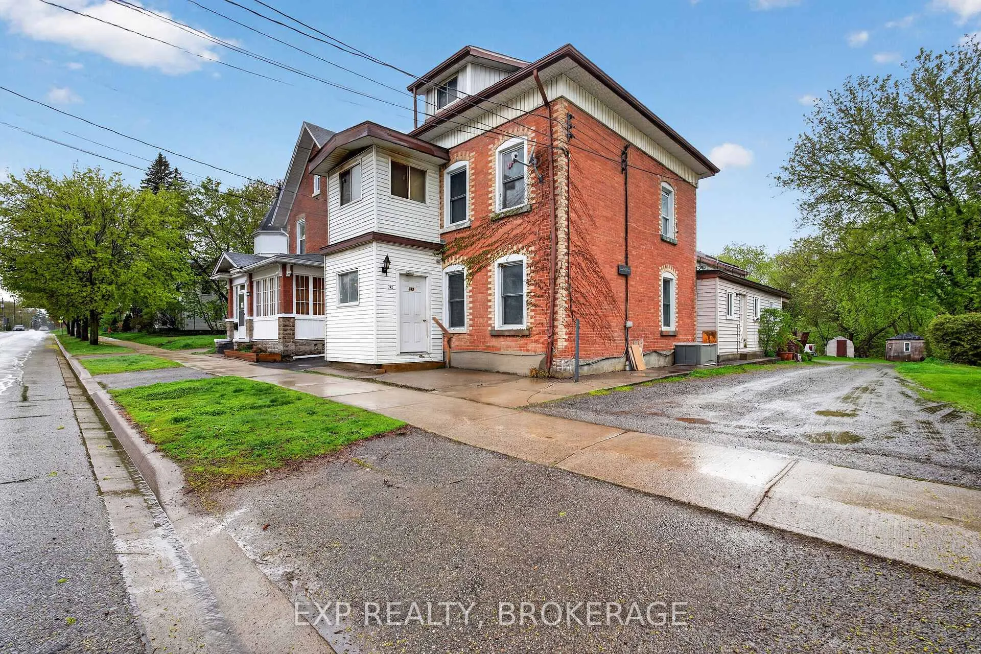 Photo 2 of 342 King Street W, Brockville — HOMEH