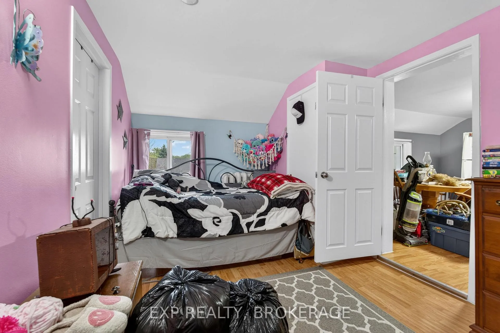 Photo 4 of 342 King Street W, Brockville — HOMEH