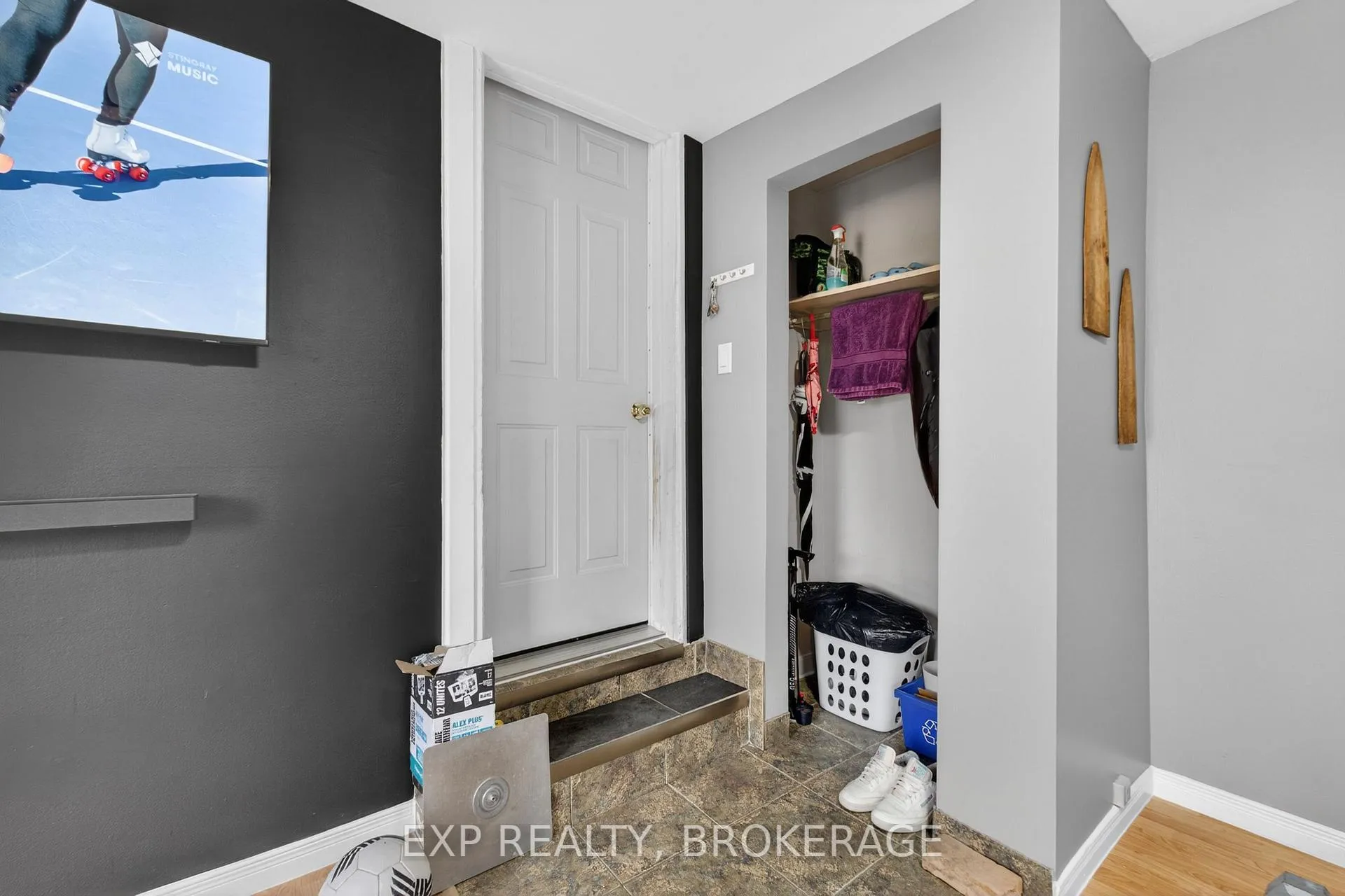 Photo 10 of 342 King Street W, Brockville — HOMEH