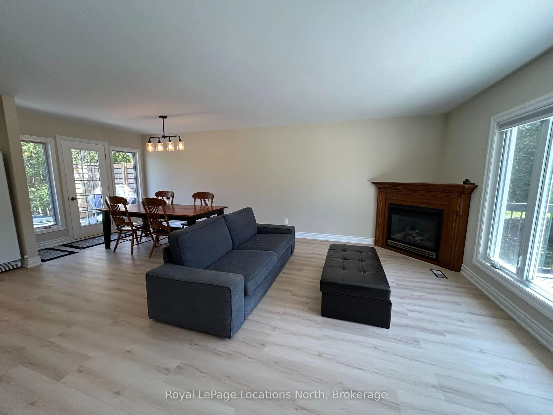Photo 4 of 64 Silver Creek Drive, Collingwood — HOMEH