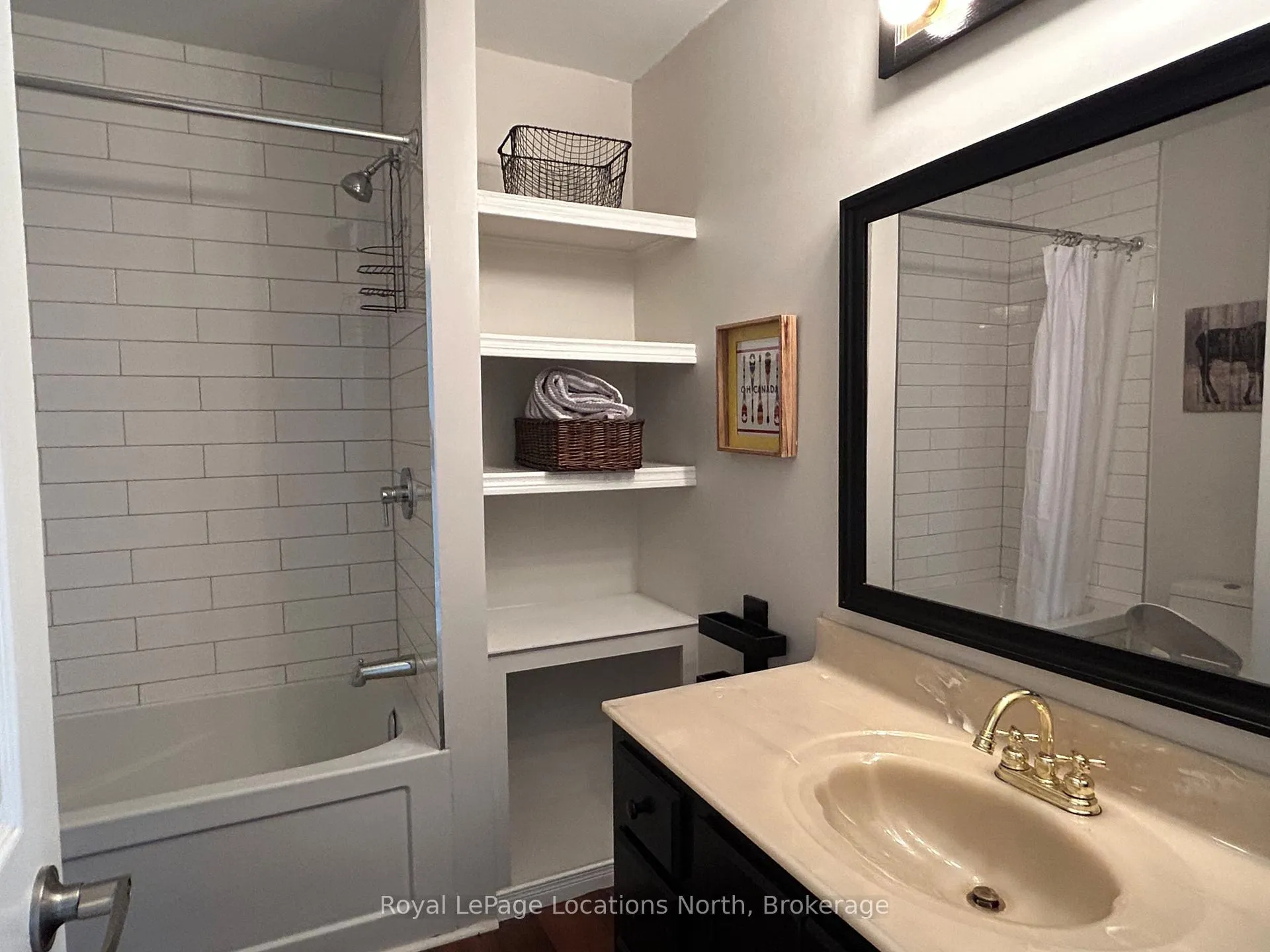 Photo 6 of 64 Silver Creek Drive, Collingwood — HOMEH