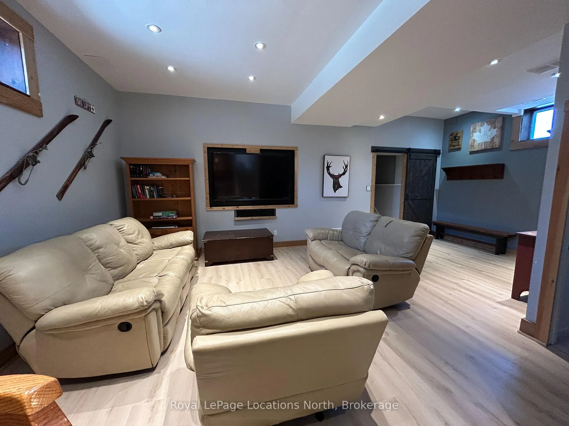 Photo 11 of 64 Silver Creek Drive, Collingwood — HOMEH