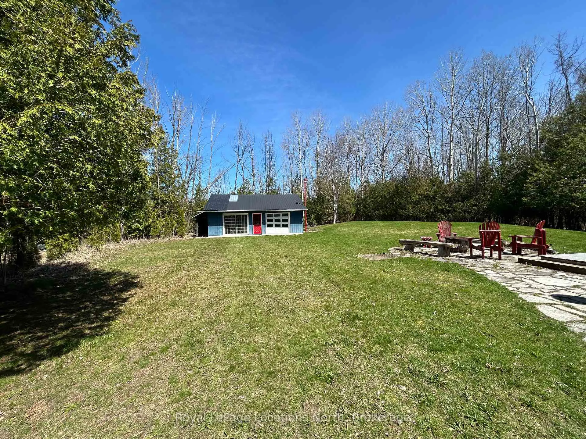 Photo 16 of 64 Silver Creek Drive, Collingwood — HOMEH