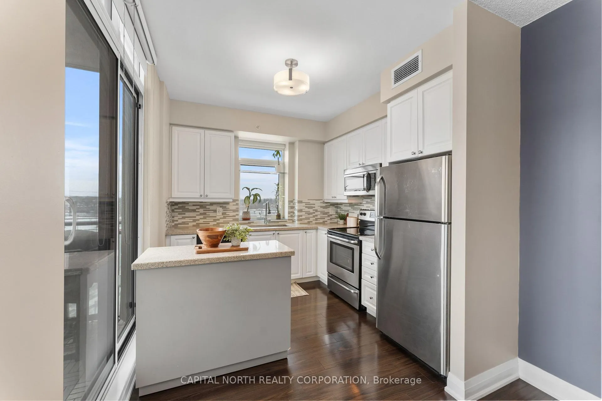 Photo 10 of Unit 518, 12 Woodstream Boulevard, Vaughan, Vaughan Grove — HOMEH