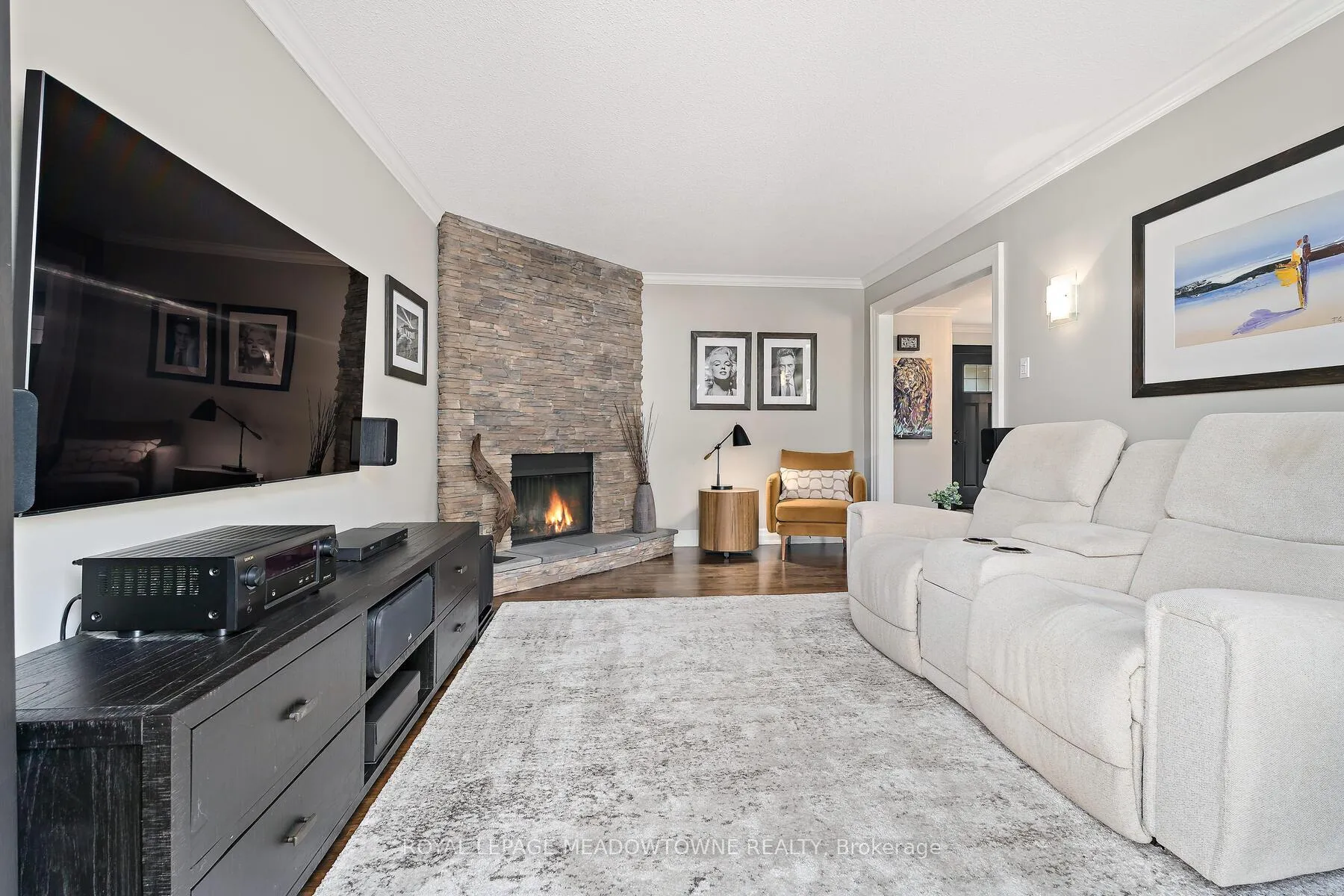 Photo 8 of 25 Hillside Drive, Halton Hills, Georgetown — HOMEH