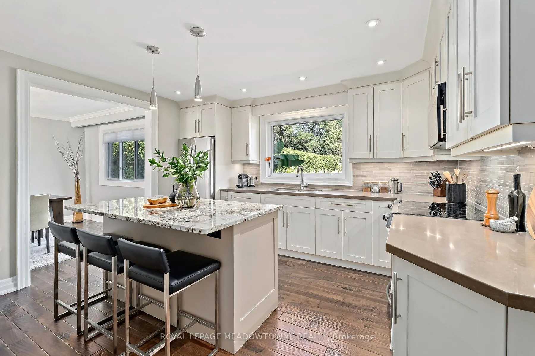 Photo 11 of 25 Hillside Drive, Halton Hills, Georgetown — HOMEH