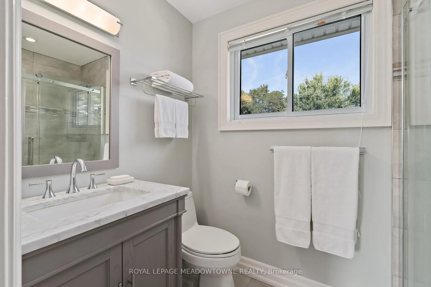 Photo 22 of 25 Hillside Drive, Halton Hills, Georgetown — HOMEH