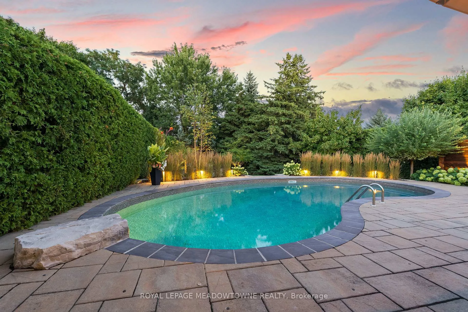 Photo 39 of 25 Hillside Drive, Halton Hills, Georgetown — HOMEH