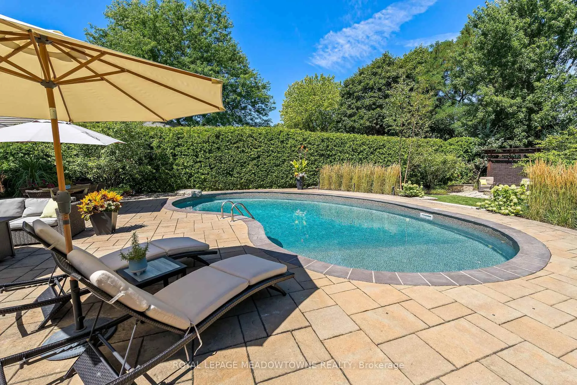 Photo 43 of 25 Hillside Drive, Halton Hills, Georgetown — HOMEH