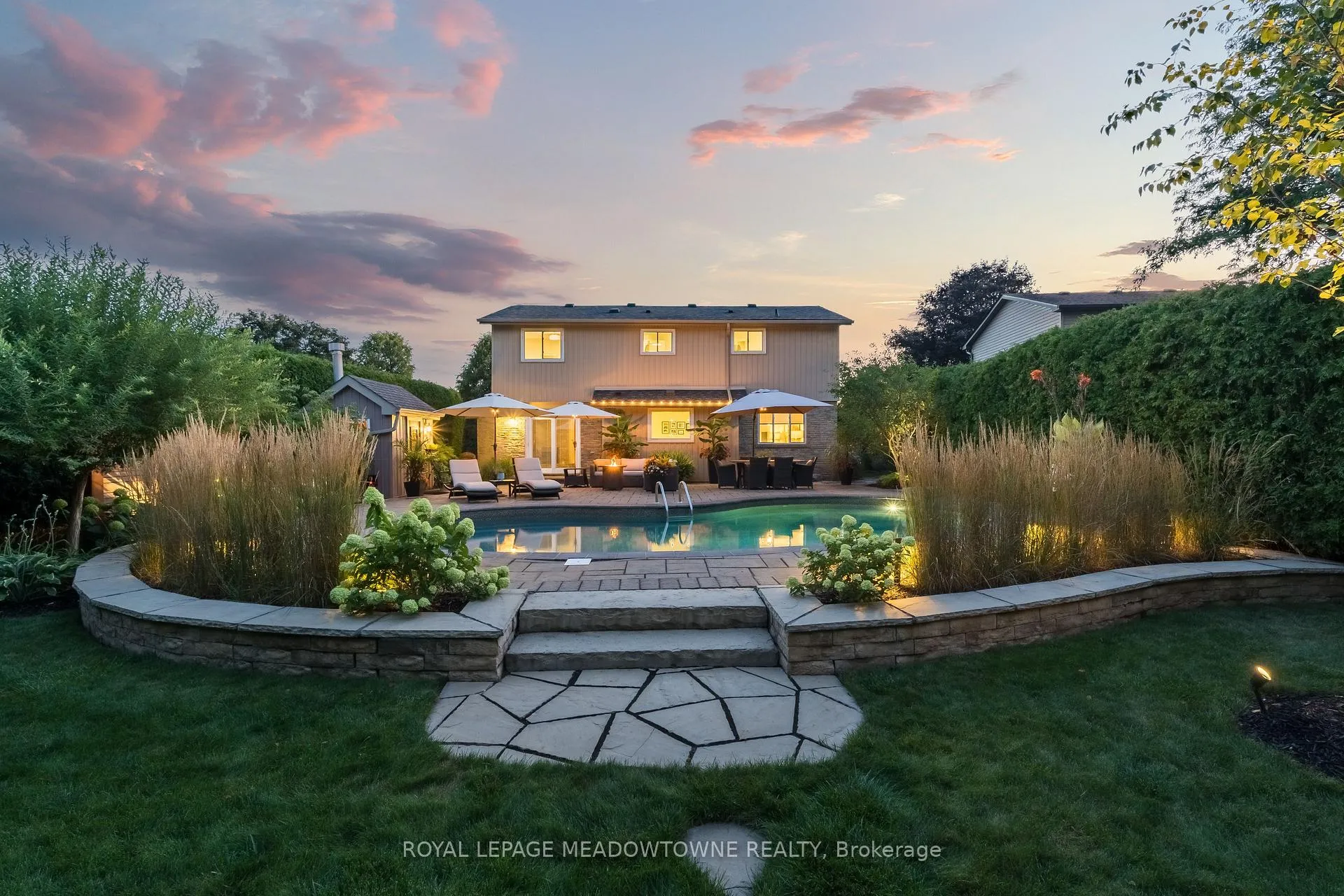Photo 45 of 25 Hillside Drive, Halton Hills, Georgetown — HOMEH