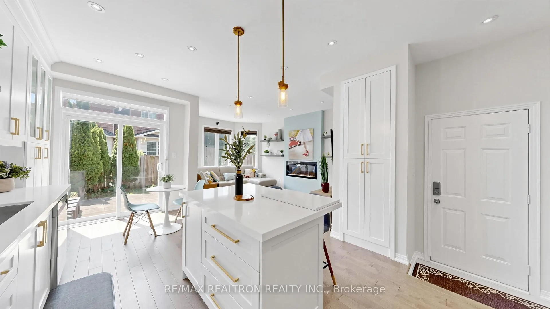 Photo 4 of 3 Magnotta Road, Markham, Cachet — HOMEH