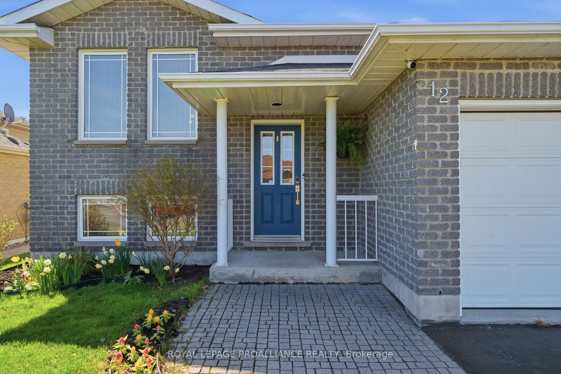 Photo 3 of 12 Ridgeview Lane, Quinte West, Sidney Ward — HOMEH