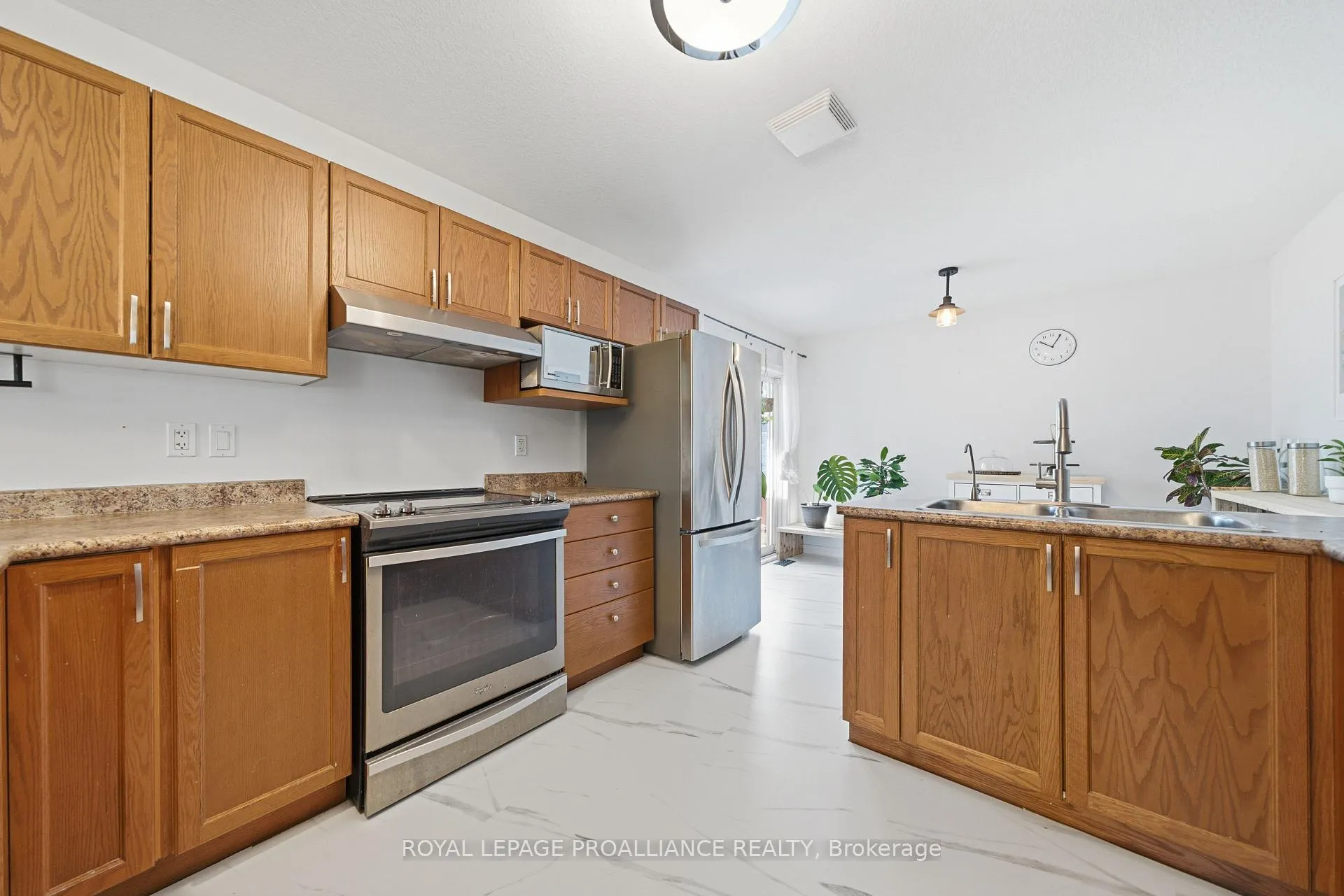 Photo 13 of 12 Ridgeview Lane, Quinte West, Sidney Ward — HOMEH