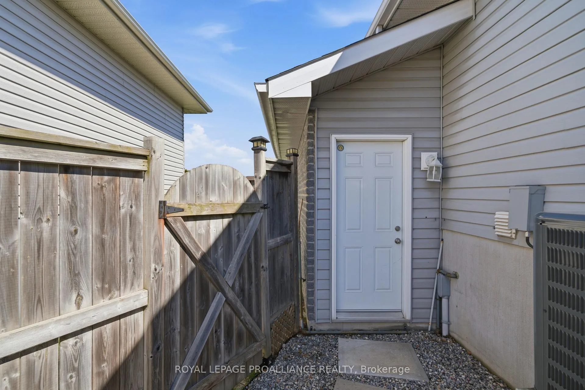 Photo 35 of 12 Ridgeview Lane, Quinte West, Sidney Ward — HOMEH