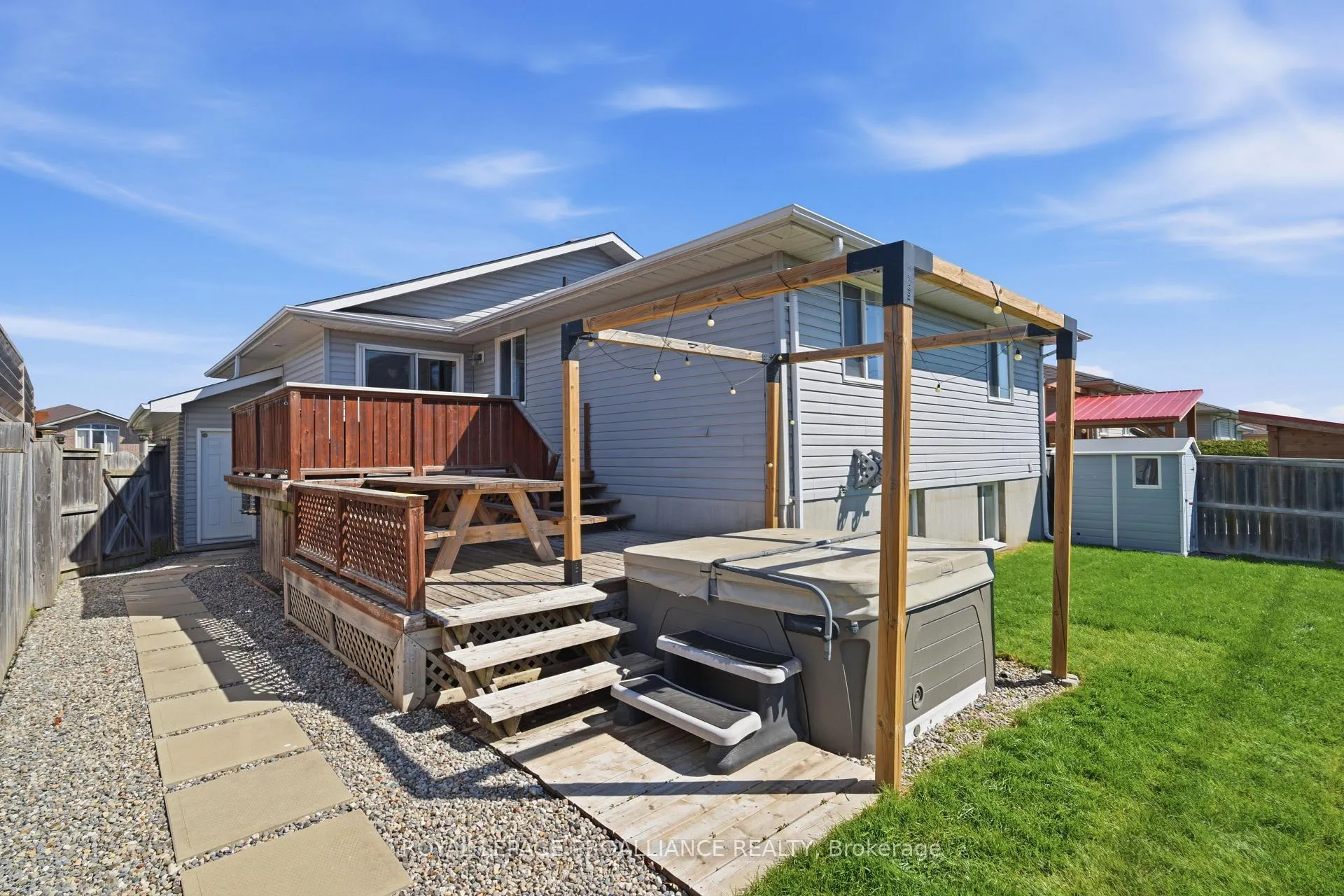 Photo 36 of 12 Ridgeview Lane, Quinte West, Sidney Ward — HOMEH