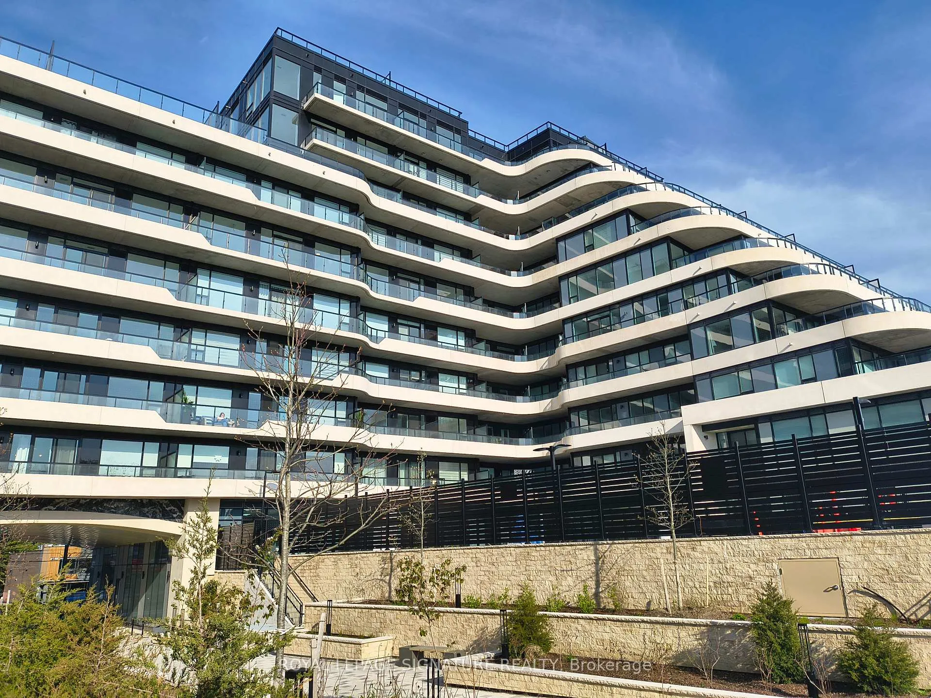 Photo 2 of Unit 215, 8188 Yonge Street, Vaughan, Uplands — HOMEH