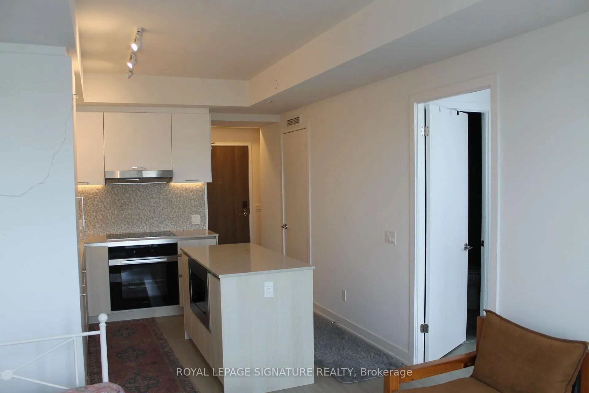 Photo 7 of Unit 215, 8188 Yonge Street, Vaughan, Uplands — HOMEH