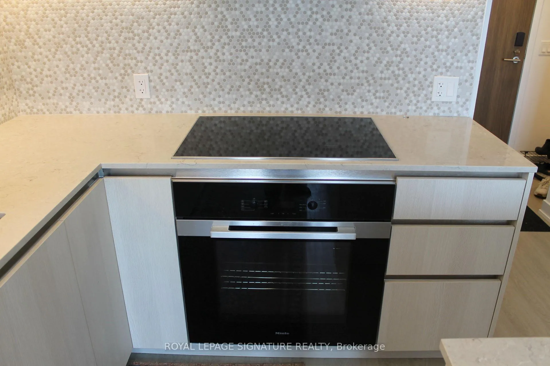 Photo 9 of Unit 215, 8188 Yonge Street, Vaughan, Uplands — HOMEH