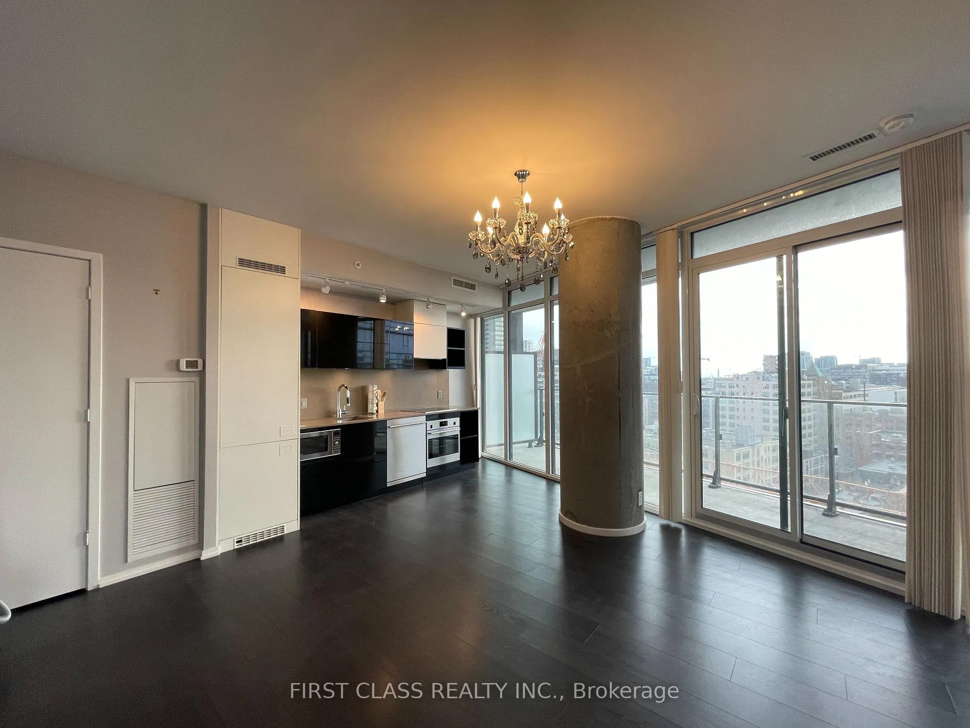 Photo 3 of Unit 1402, 125 Peter Street, Toronto, Waterfront Communities — HOMEH