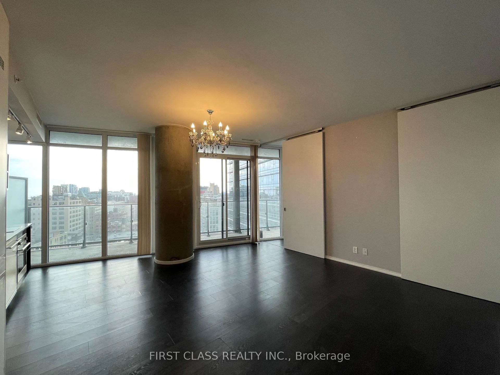 Photo 4 of Unit 1402, 125 Peter Street, Toronto, Waterfront Communities — HOMEH