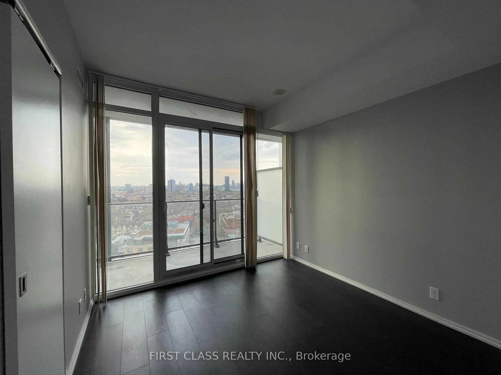 Photo 9 of Unit 1402, 125 Peter Street, Toronto, Waterfront Communities — HOMEH