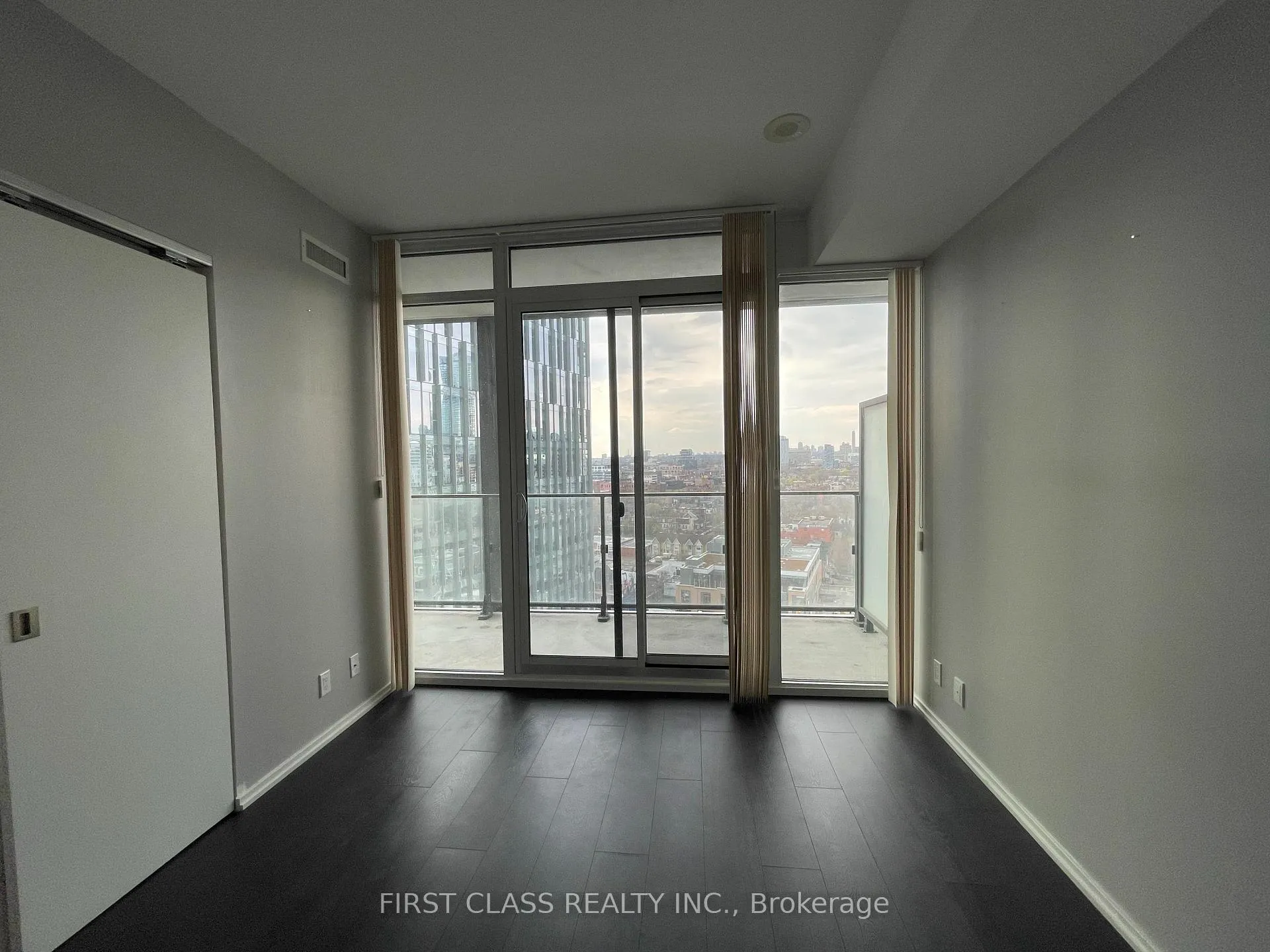 Photo 10 of Unit 1402, 125 Peter Street, Toronto, Waterfront Communities — HOMEH