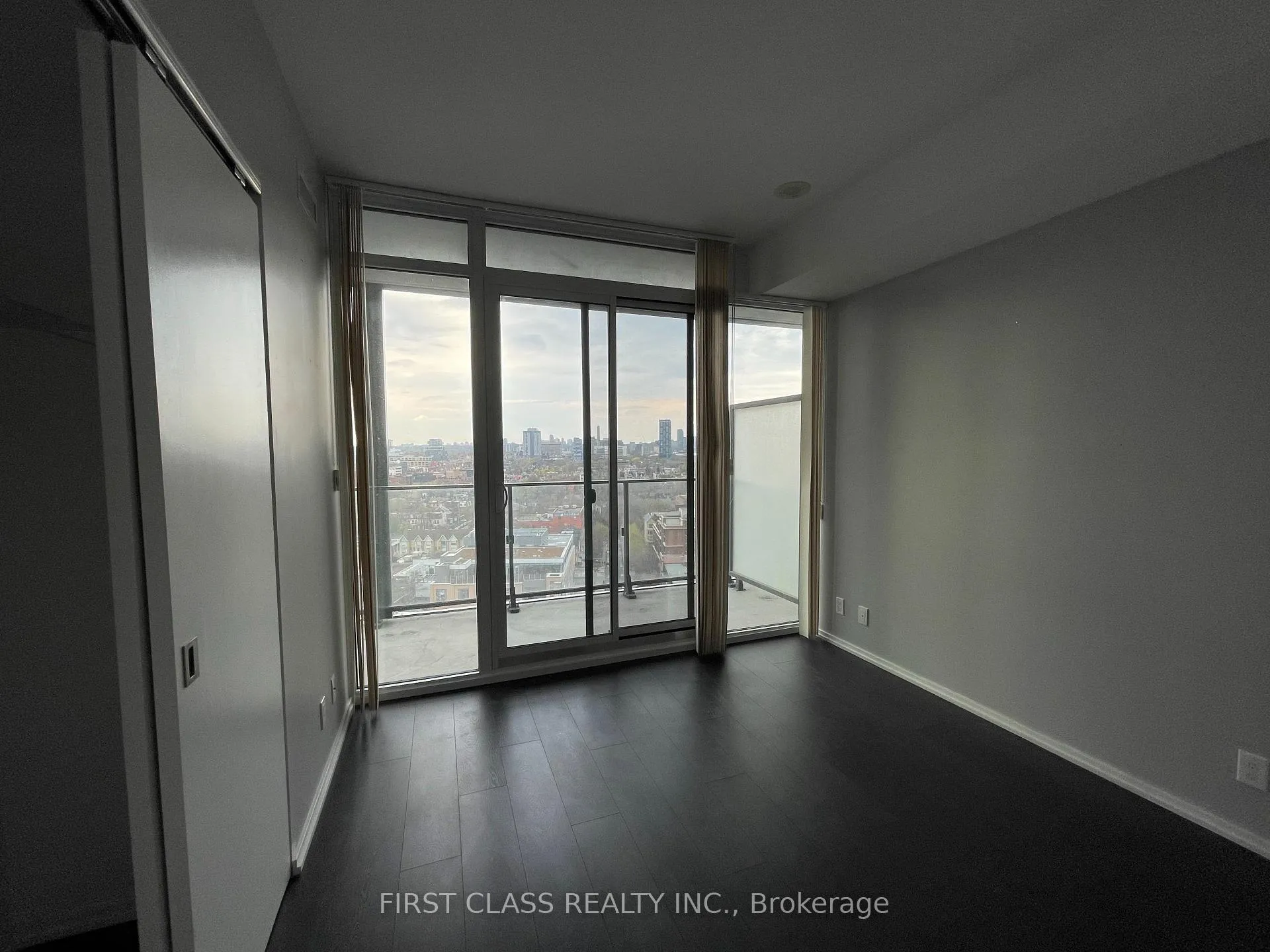 Photo 11 of Unit 1402, 125 Peter Street, Toronto, Waterfront Communities — HOMEH