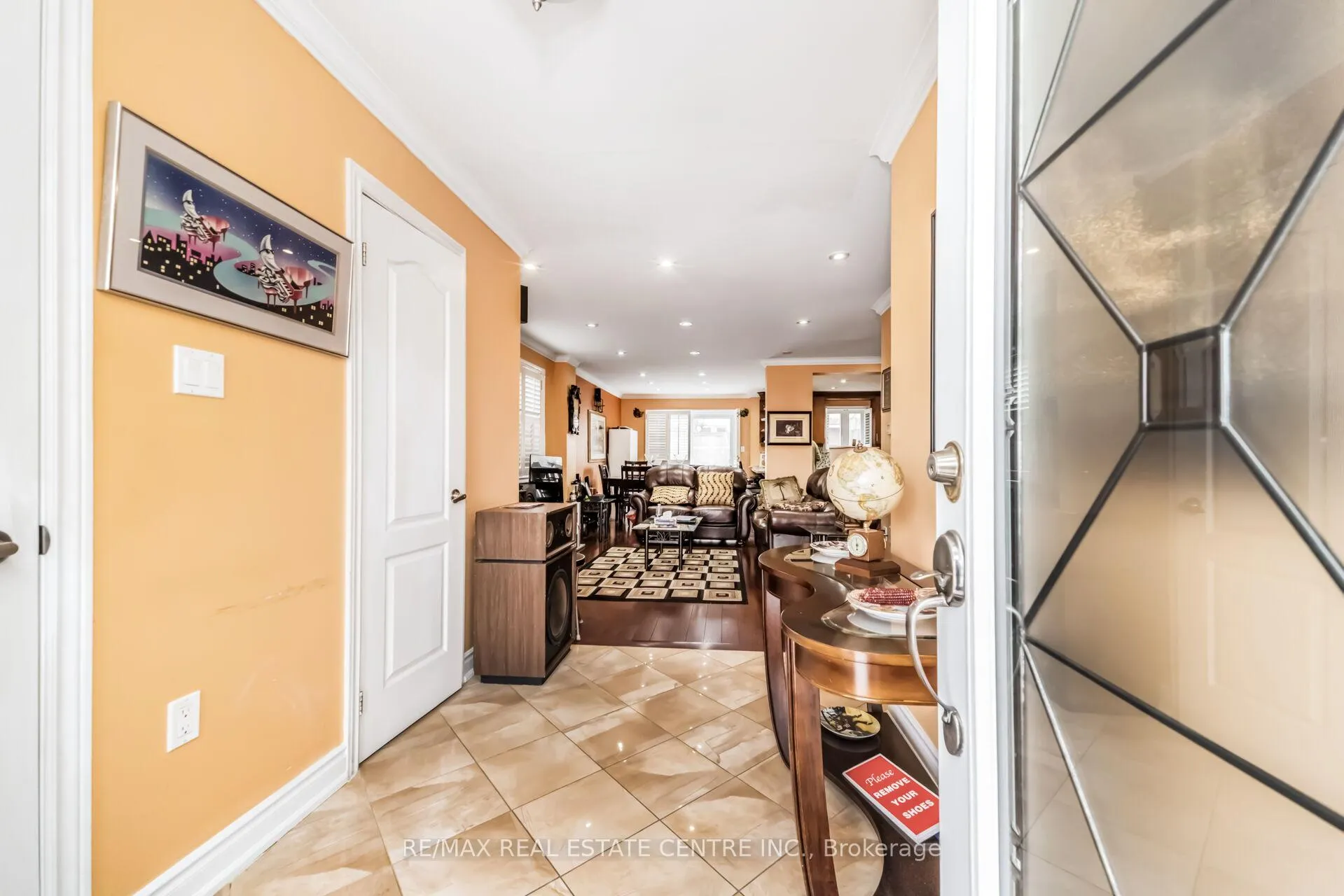 Photo 5 of 48 Horne Drive, Brampton, Brampton North — HOMEH