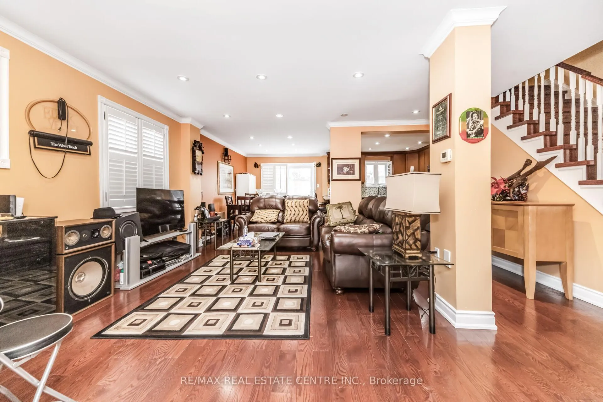 Photo 6 of 48 Horne Drive, Brampton, Brampton North — HOMEH