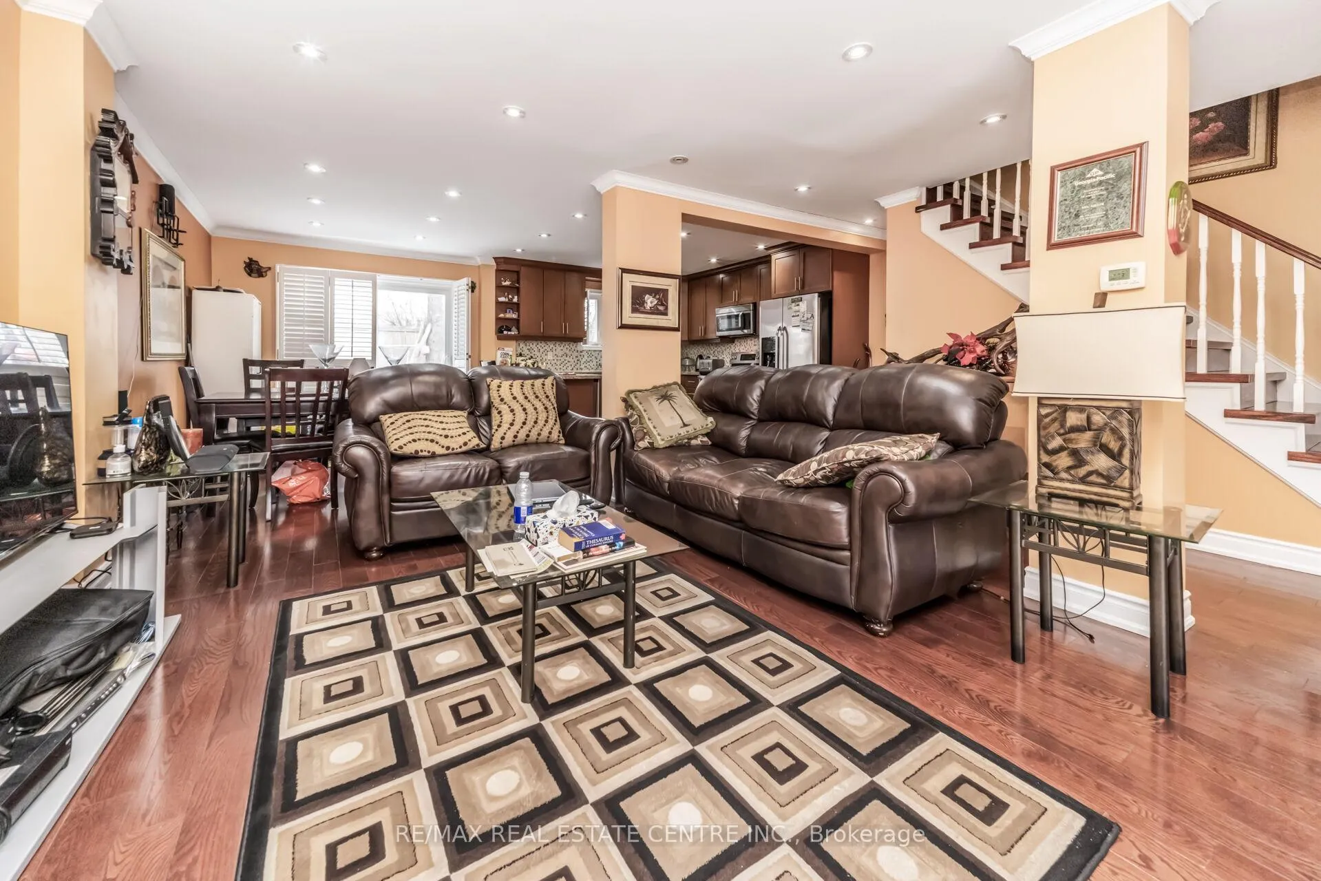 Photo 8 of 48 Horne Drive, Brampton, Brampton North — HOMEH