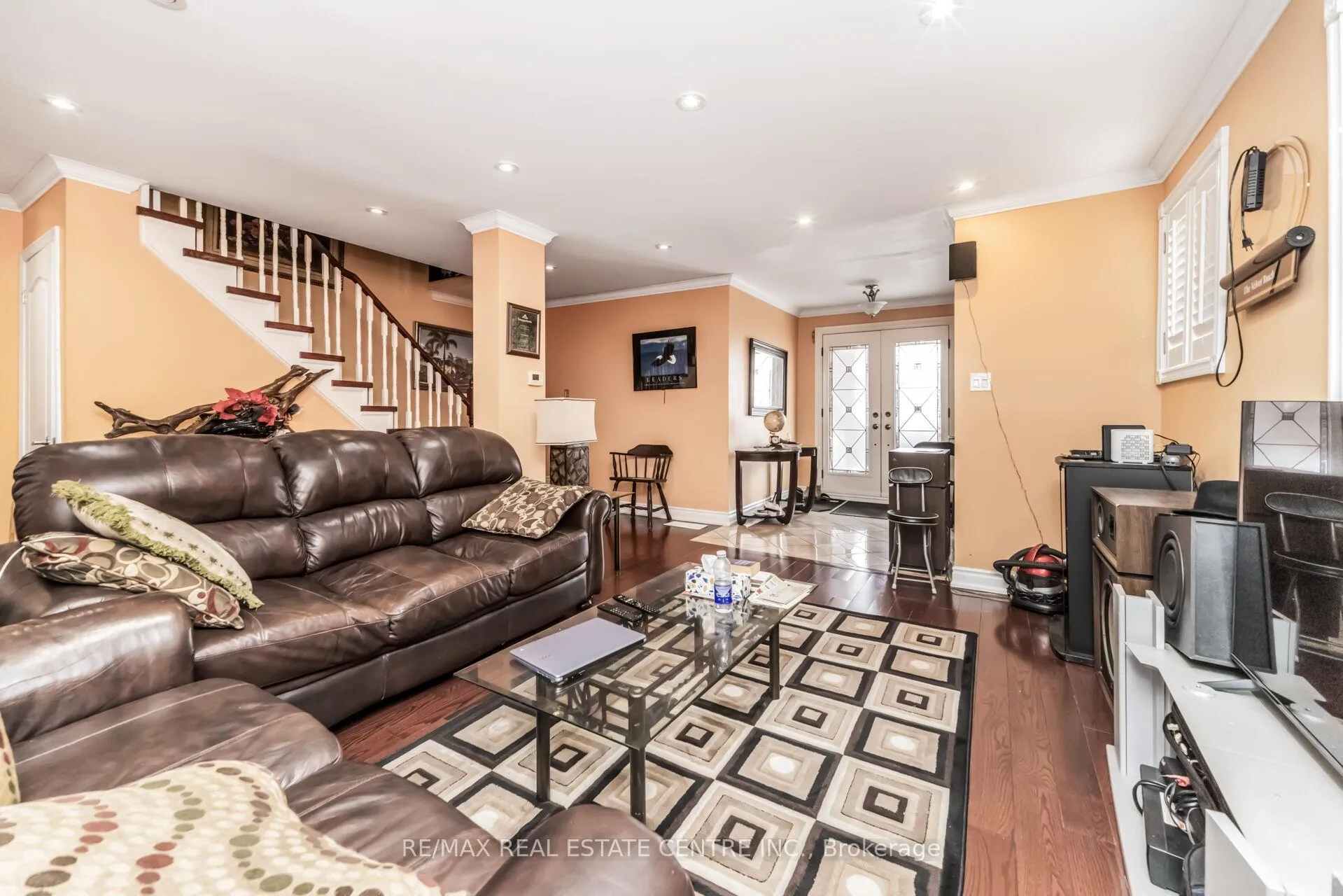 Photo 9 of 48 Horne Drive, Brampton, Brampton North — HOMEH