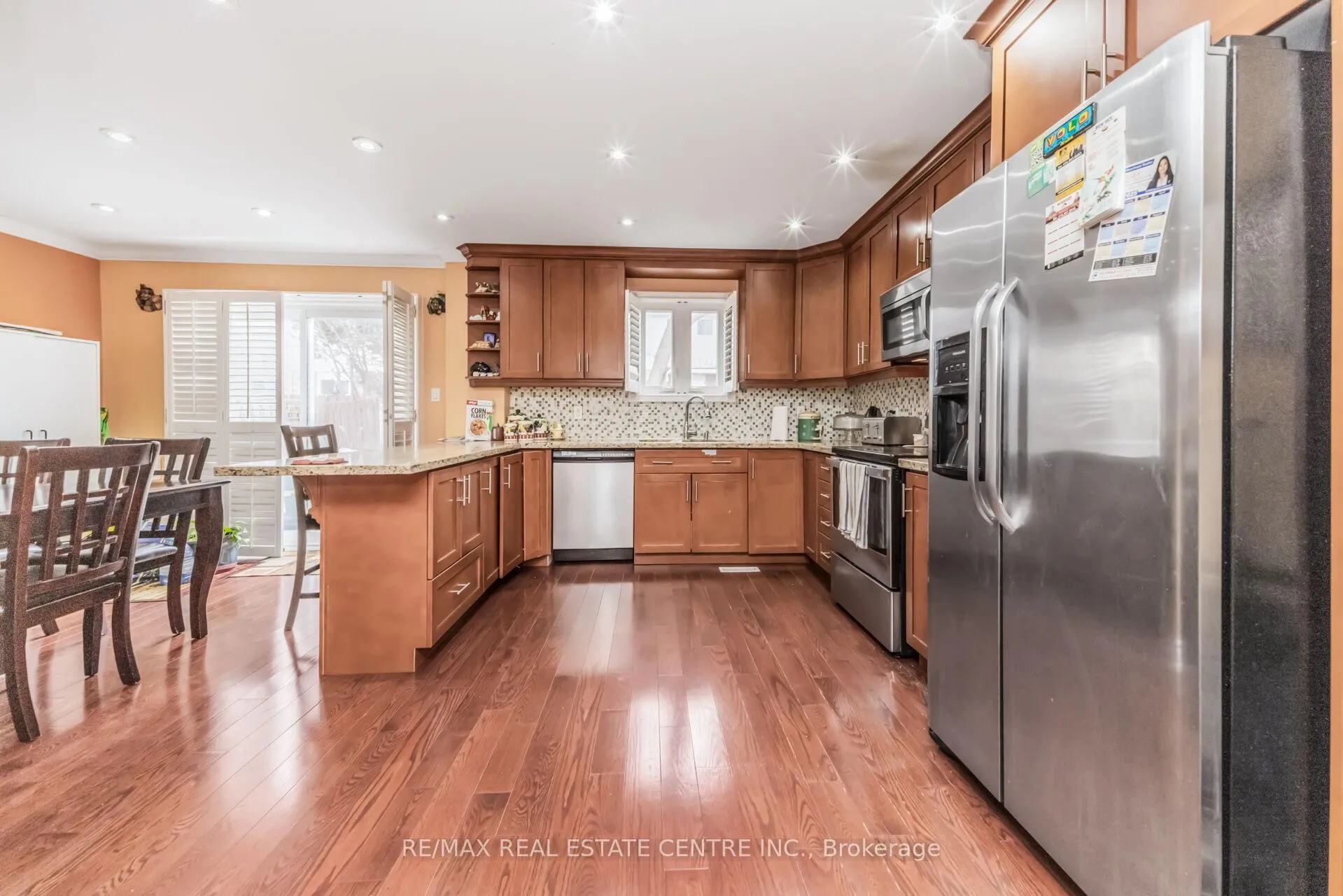 Photo 10 of 48 Horne Drive, Brampton, Brampton North — HOMEH