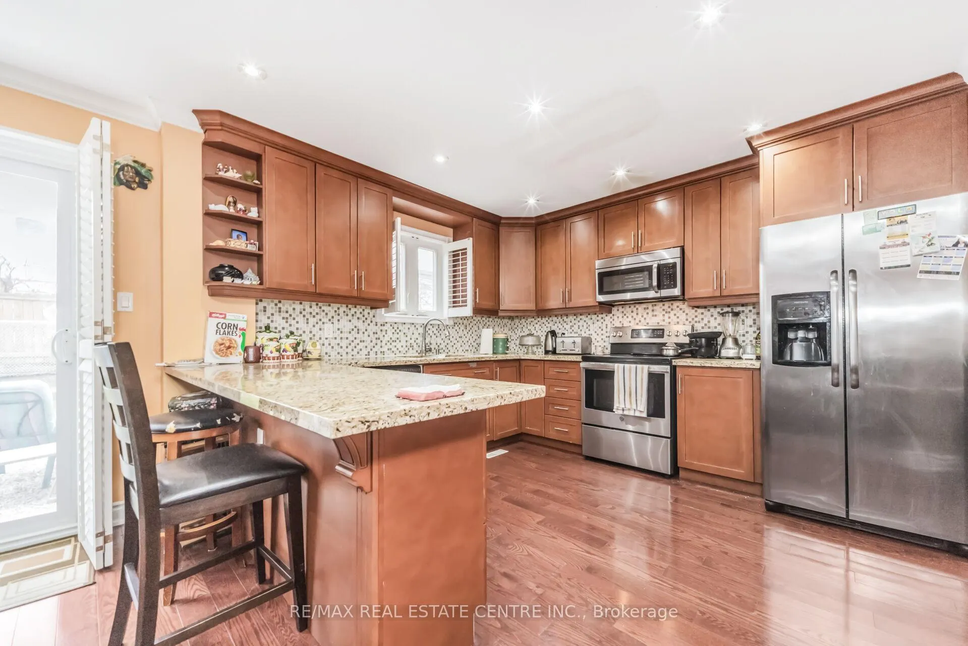 Photo 12 of 48 Horne Drive, Brampton, Brampton North — HOMEH