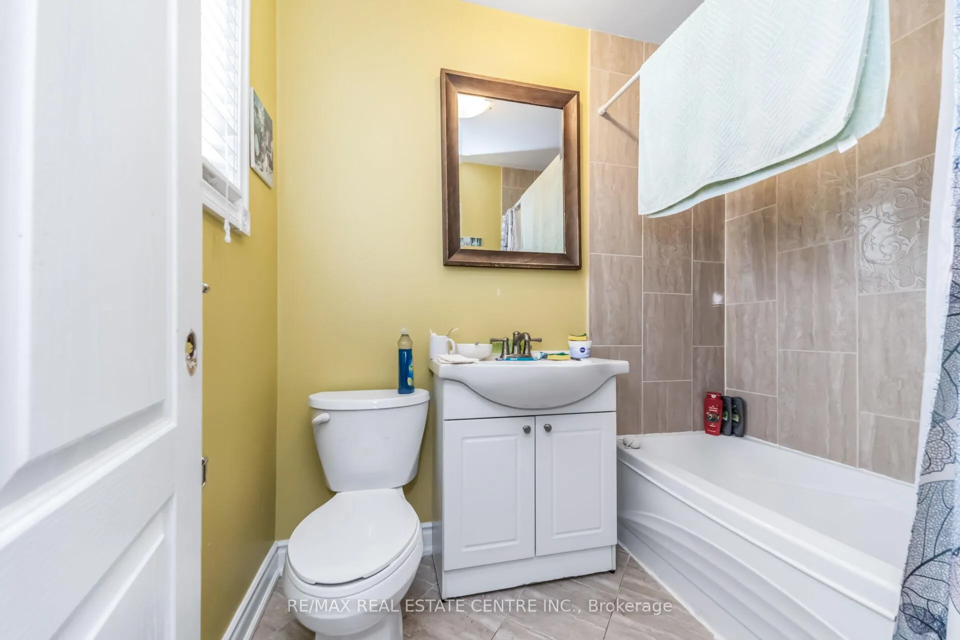 Photo 20 of 48 Horne Drive, Brampton, Brampton North — HOMEH
