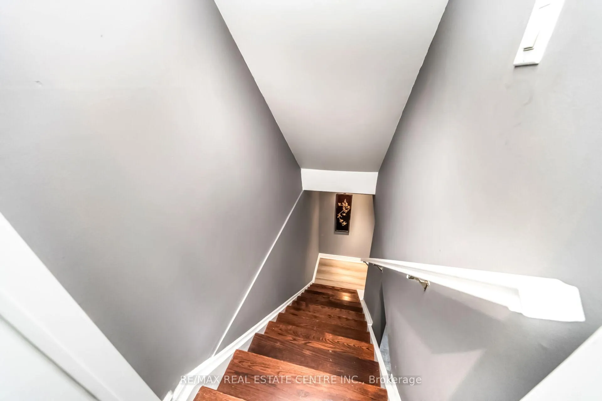 Photo 30 of 48 Horne Drive, Brampton, Brampton North — HOMEH