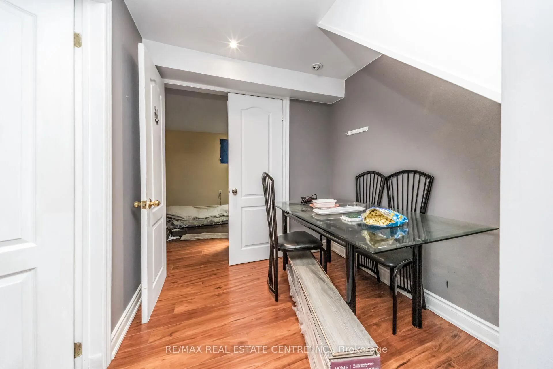 Photo 33 of 48 Horne Drive, Brampton, Brampton North — HOMEH
