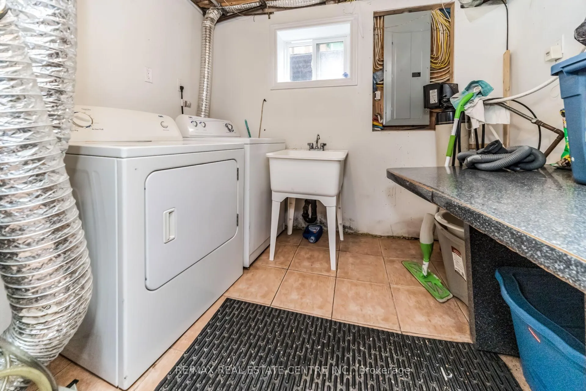 Photo 34 of 48 Horne Drive, Brampton, Brampton North — HOMEH