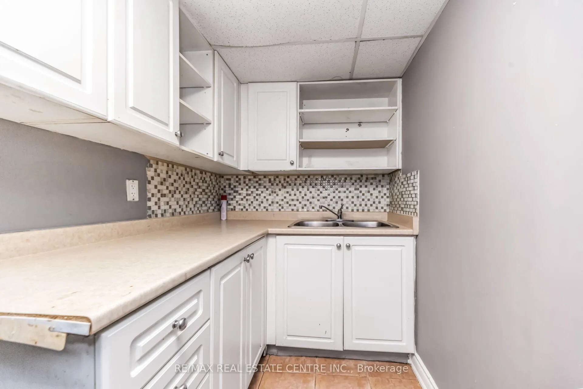 Photo 36 of 48 Horne Drive, Brampton, Brampton North — HOMEH