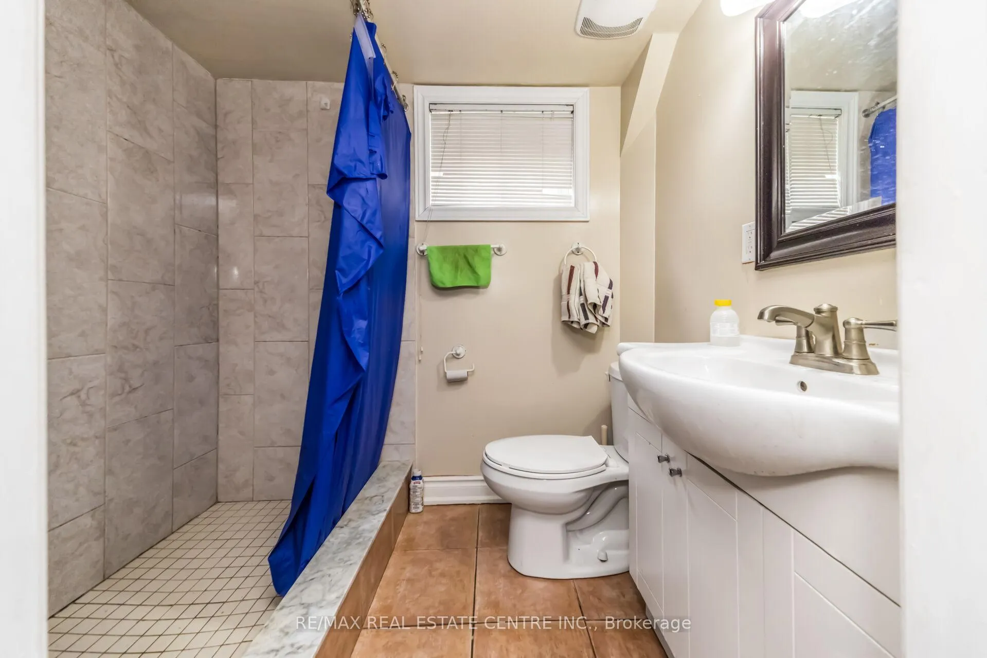 Photo 37 of 48 Horne Drive, Brampton, Brampton North — HOMEH