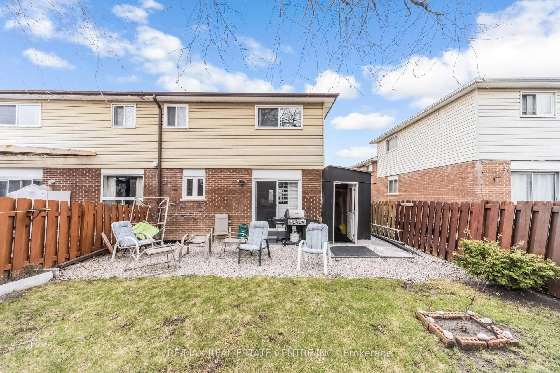 Photo 46 of 48 Horne Drive, Brampton, Brampton North — HOMEH
