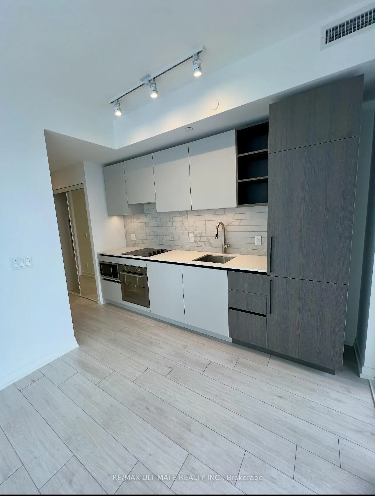 Photo 5 of Unit 4105, 55 Mercer Street, Toronto, Waterfront Communities — HOMEH