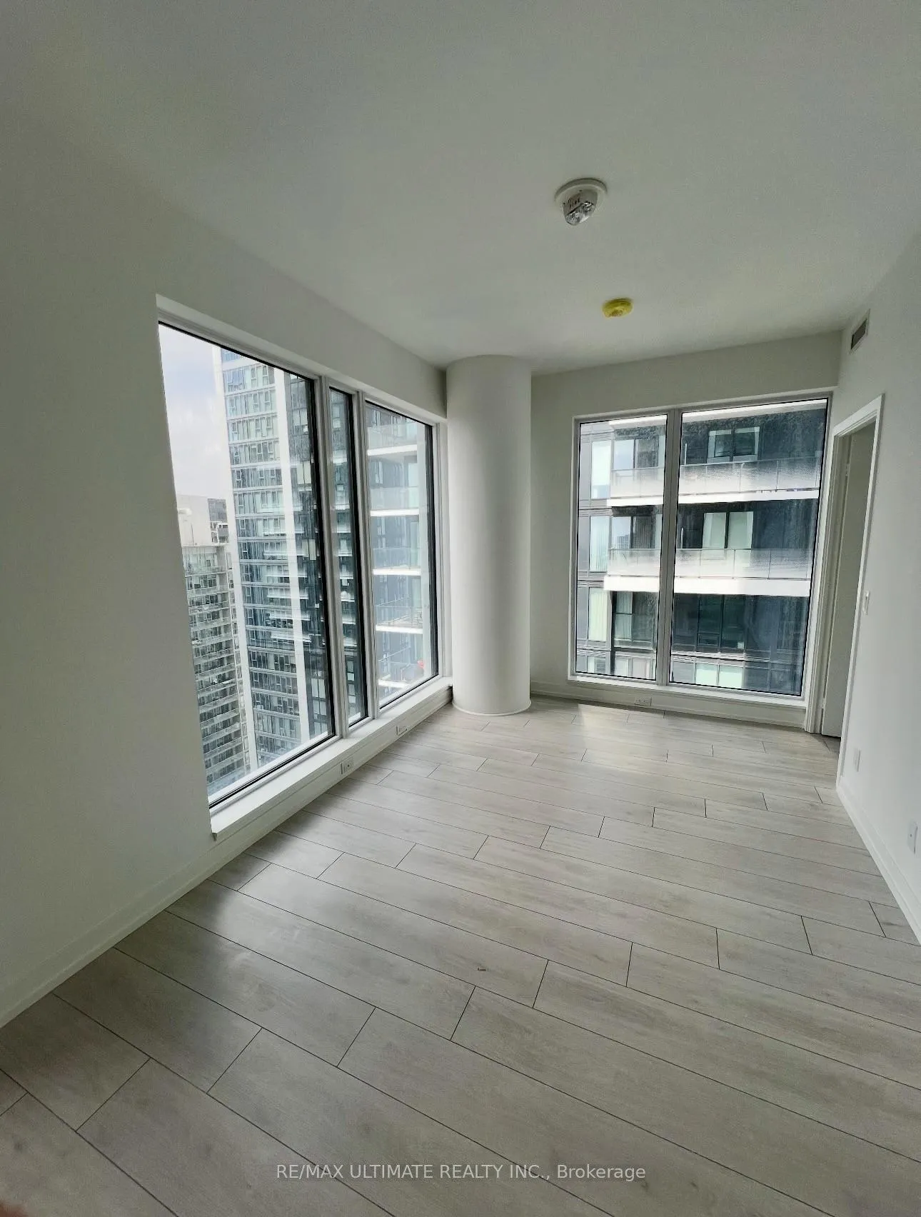 Photo 6 of Unit 4105, 55 Mercer Street, Toronto, Waterfront Communities — HOMEH
