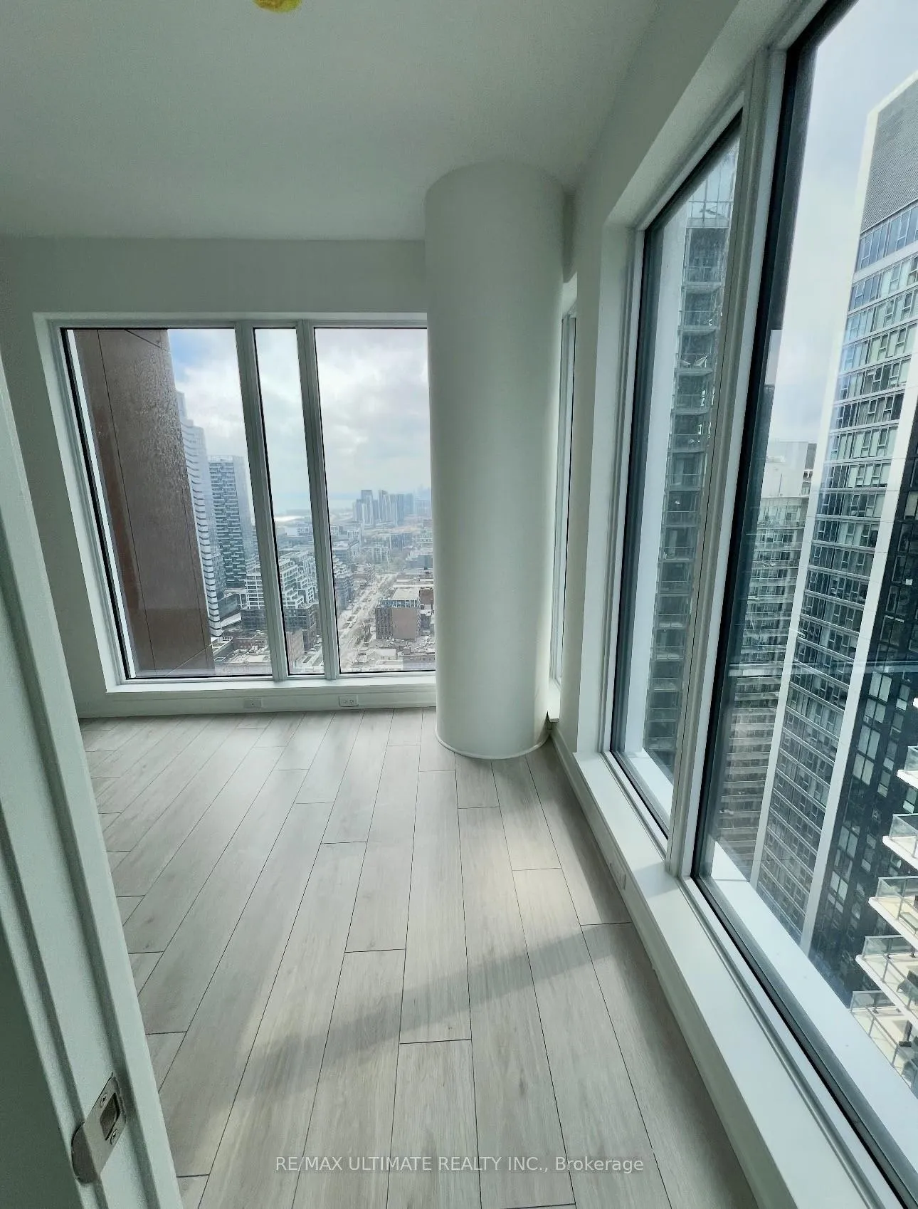 Photo 7 of Unit 4105, 55 Mercer Street, Toronto, Waterfront Communities — HOMEH