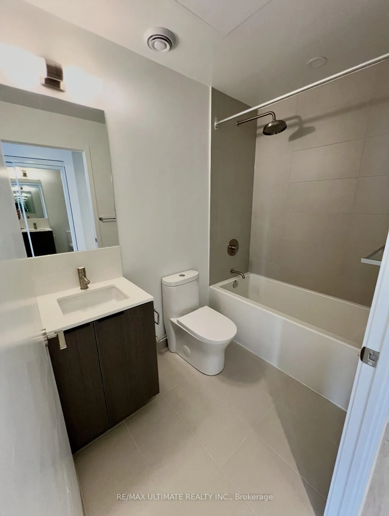 Photo 12 of Unit 4105, 55 Mercer Street, Toronto, Waterfront Communities — HOMEH
